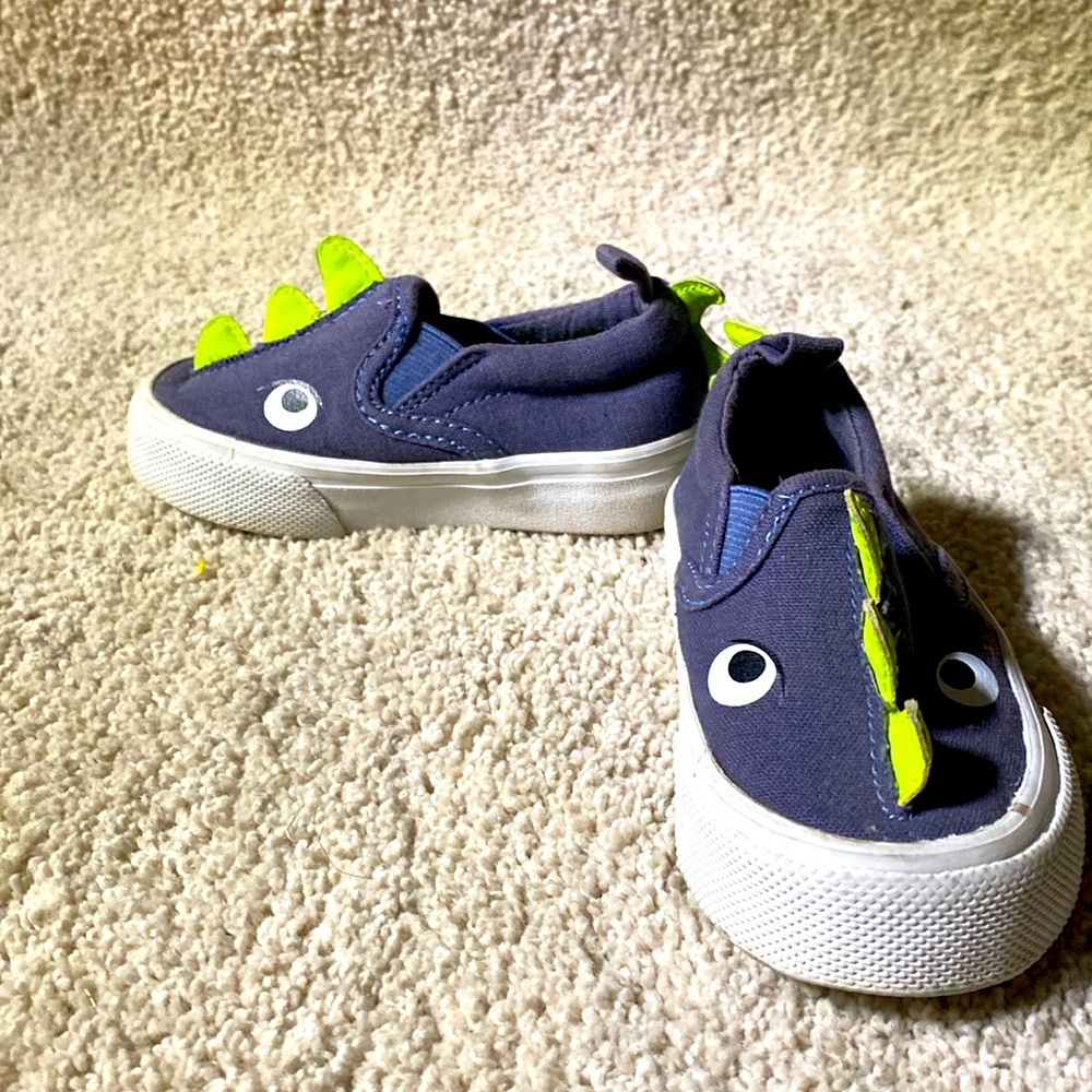 BC Footwear size 5 kids shoe Cute Dinosaur